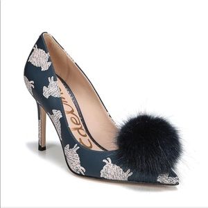 🌟2x HOST PICK🌟 Sam Edelman faux fur Pom Pom pump